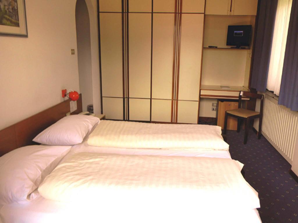 Hotel Bologna Brunico Esterno foto
