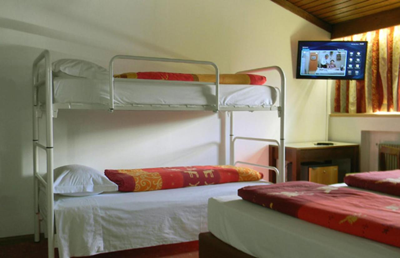 Hotel Bologna Brunico Esterno foto